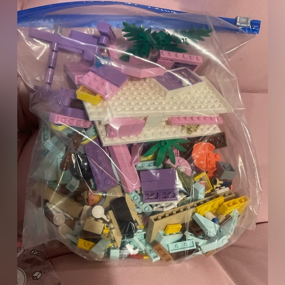 Lego Lot! Cool Ski Resort Building Set along with other legos in ziplock bag - Picture 11 of 16